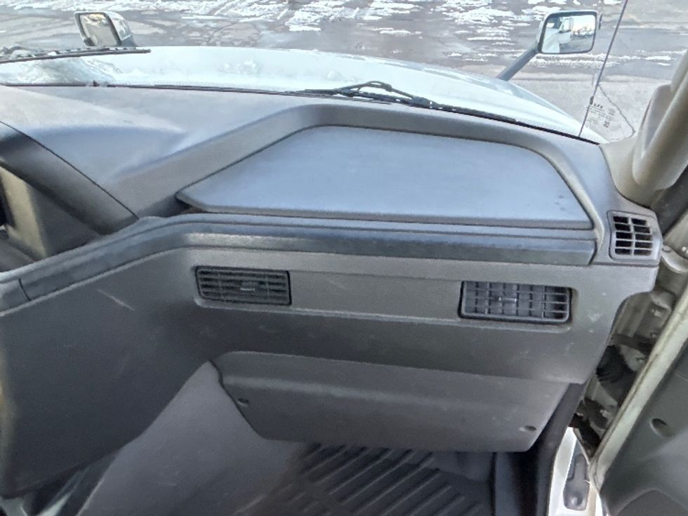 Day Cab Tractor-Heavy Duty Tractors-International-2019-LT625-London-ON-746,343\n\t\tkm-$ 36,500 - Image 13