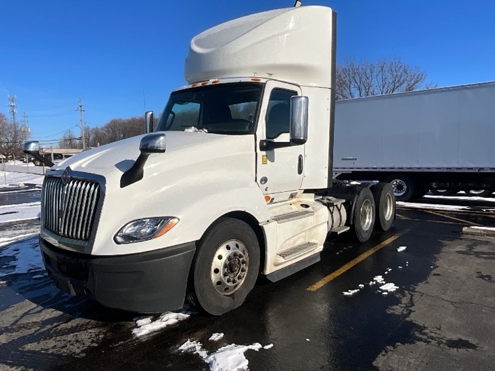 Day Cab Tractor-Heavy Duty Tractors-International-2019-LT625-London-ON-746,343\n\t\tkm-$ 36,500 - Image 3