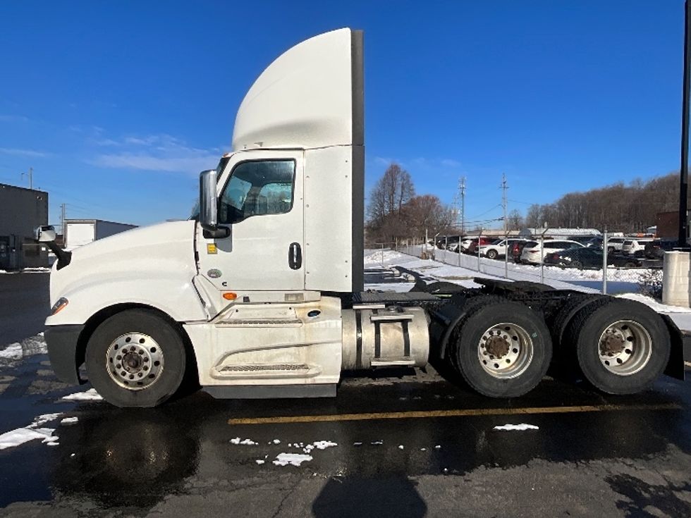 Day Cab Tractor-Heavy Duty Tractors-International-2019-LT625-London-ON-746,343\n\t\tkm-$ 36,500 - Image 4