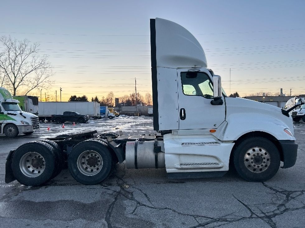 Day Cab Tractor-Heavy Duty Tractors-International-2019-LT625-London-ON-746,343\n\t\tkm-$ 36,500 - Image 8