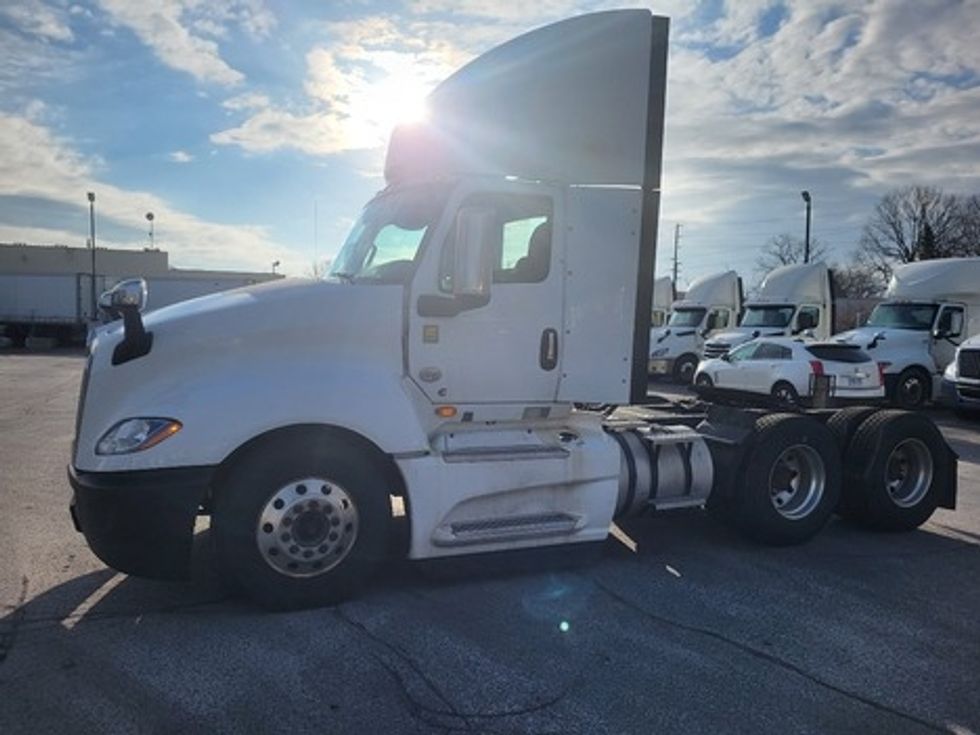 Day Cab Tractor-Heavy Duty Tractors-International-2019-LT625-London-ON-746,352\n\t\tkm-$ 33,000 - Image 5
