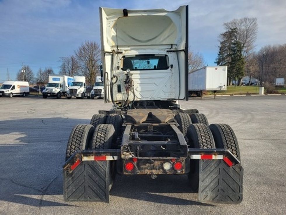 Day Cab Tractor-Heavy Duty Tractors-International-2019-LT625-London-ON-746,352\n\t\tkm-$ 33,000 - Image 8