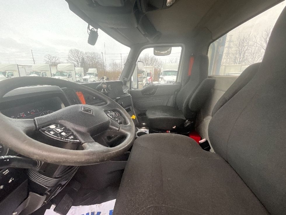 Day Cab Tractor-Heavy Duty Tractors-International-2019-LT625-London-ON-864,983\n\t\tkm-$ 29,250 - Image 10