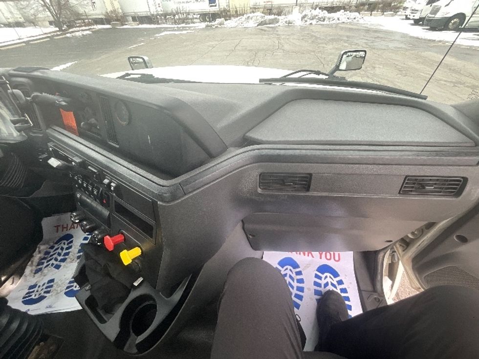 Day Cab Tractor-Heavy Duty Tractors-International-2019-LT625-London-ON-864,983\n\t\tkm-$ 29,250 - Image 13