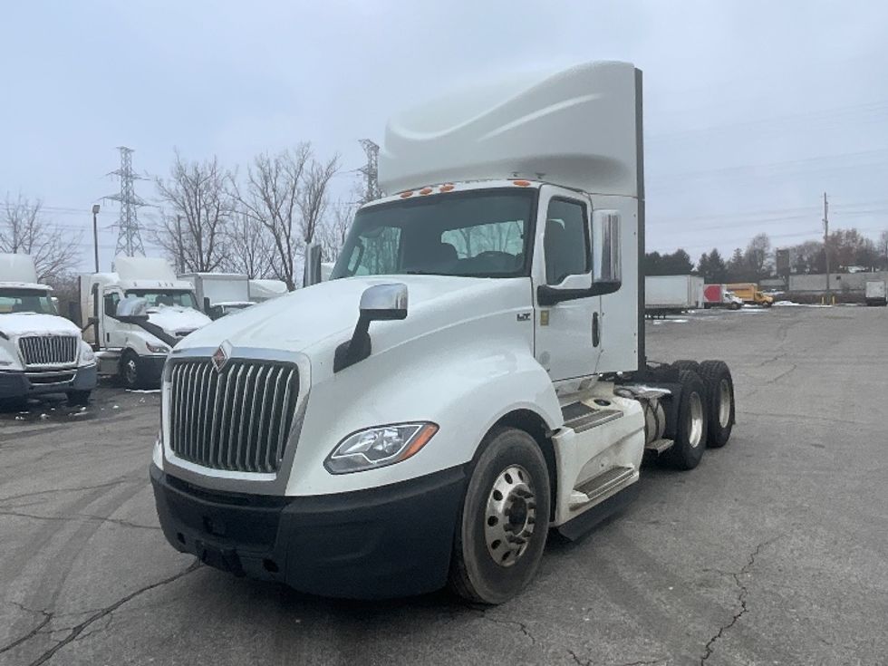 Day Cab Tractor-Heavy Duty Tractors-International-2019-LT625-London-ON-864,983\n\t\tkm-$ 29,250 - Image 3