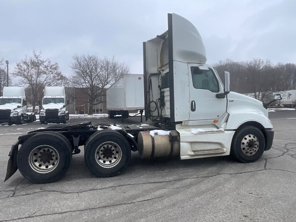 Day Cab Tractor-Heavy Duty Tractors-International-2019-LT625-London-ON-864,983\n\t\tkm-$ 29,250 - Image 8