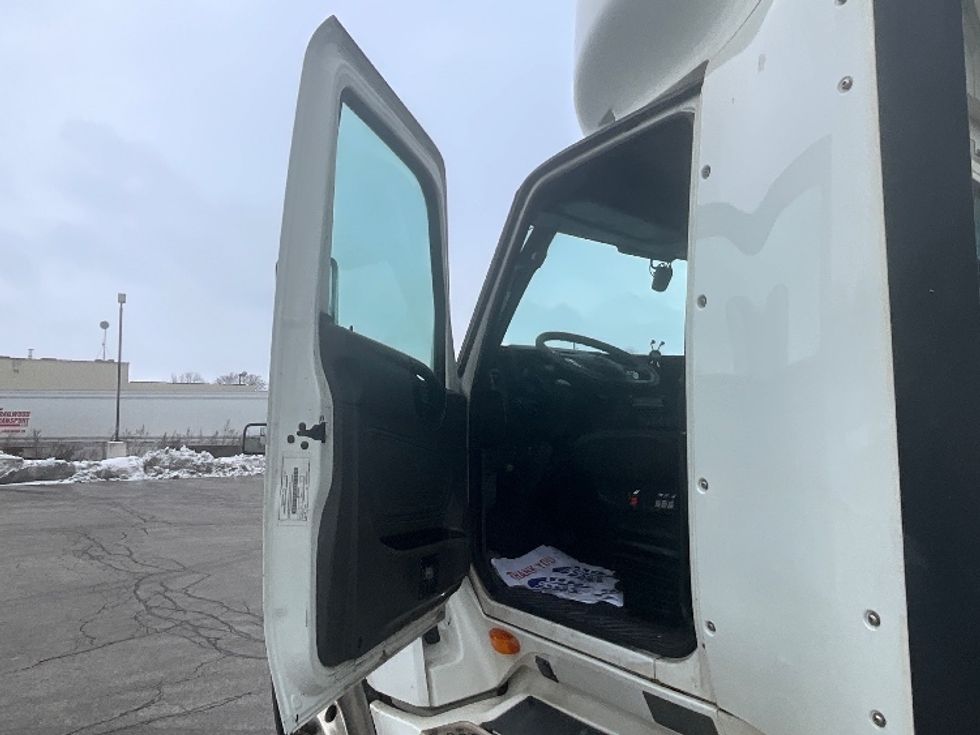 Day Cab Tractor-Heavy Duty Tractors-International-2019-LT625-London-ON-864,983\n\t\tkm-$ 29,250 - Image 9