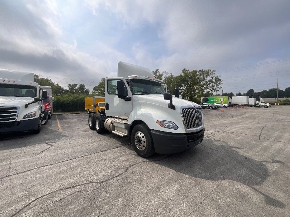 Day Cab Tractor-Heavy Duty Tractors-International-2019-LT625-London-ON-926,454\n\t\tkm-$ 24,500 - Image 1