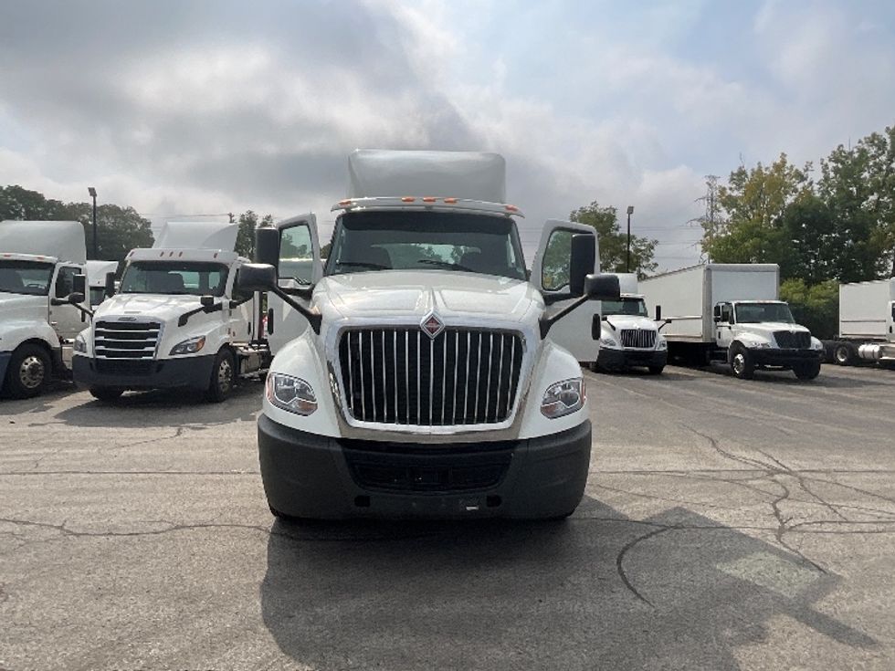 Day Cab Tractor-Heavy Duty Tractors-International-2019-LT625-London-ON-926,454\n\t\tkm-$ 24,500 - Image 2