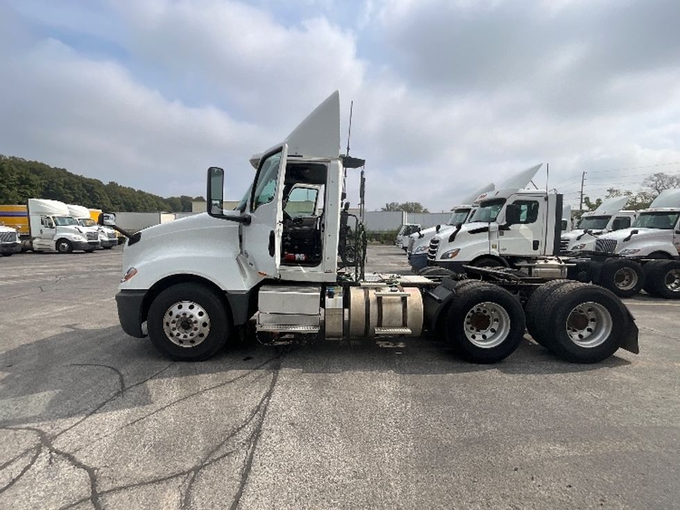 Day Cab Tractor-Heavy Duty Tractors-International-2019-LT625-London-ON-926,454\n\t\tkm-$ 24,500 - Image 4