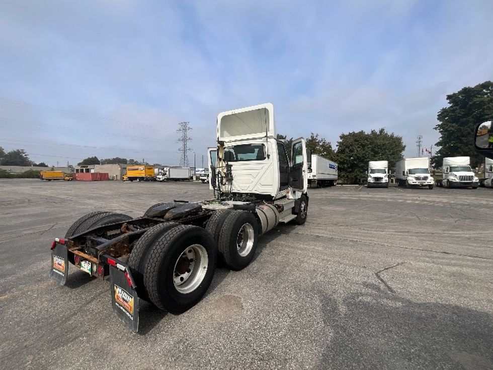 Day Cab Tractor-Heavy Duty Tractors-International-2019-LT625-London-ON-926,454\n\t\tkm-$ 24,500 - Image 7