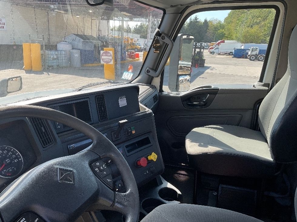 Day Cab Tractor-Heavy Duty Tractors-International-2019-LT625-Londonderry-NH-203,883\n\t\tmiles-$ 28,750 - Image 10