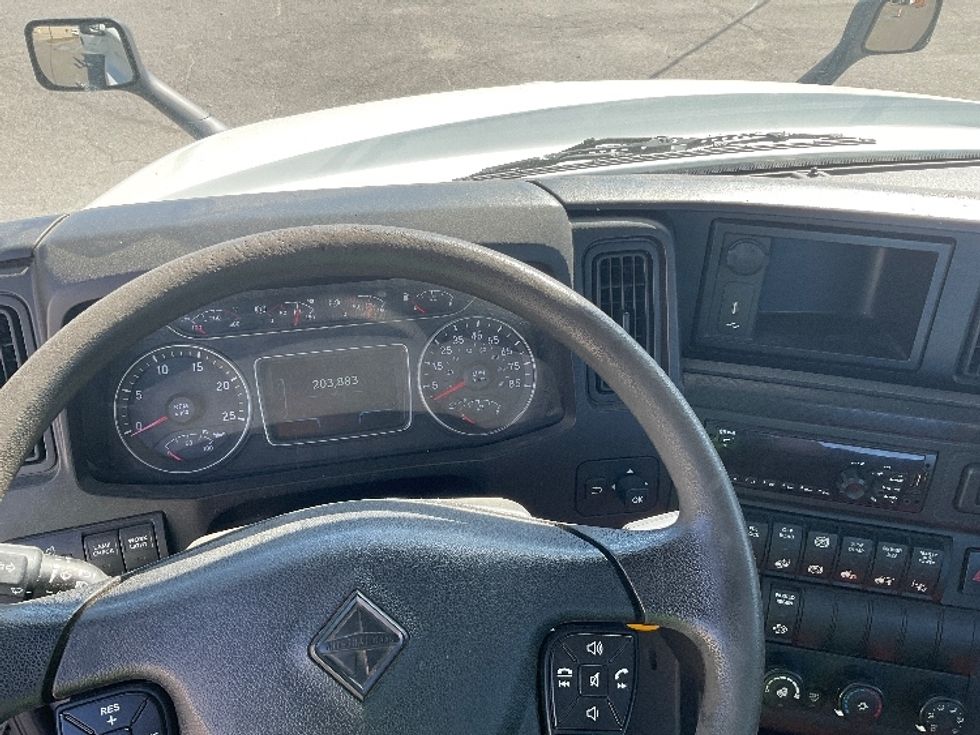 Day Cab Tractor-Heavy Duty Tractors-International-2019-LT625-Londonderry-NH-203,883\n\t\tmiles-$ 28,750 - Image 11