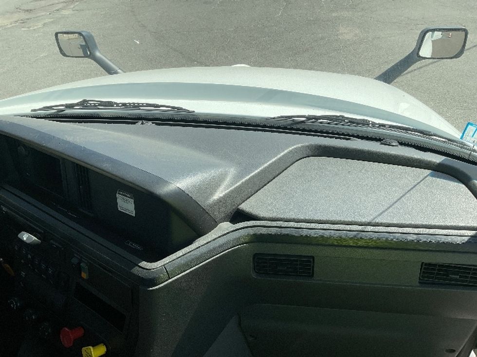 Day Cab Tractor-Heavy Duty Tractors-International-2019-LT625-Londonderry-NH-203,883\n\t\tmiles-$ 28,750 - Image 13