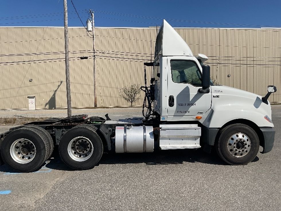 Day Cab Tractor-Heavy Duty Tractors-International-2019-LT625-Londonderry-NH-203,883\n\t\tmiles-$ 28,750 - Image 8
