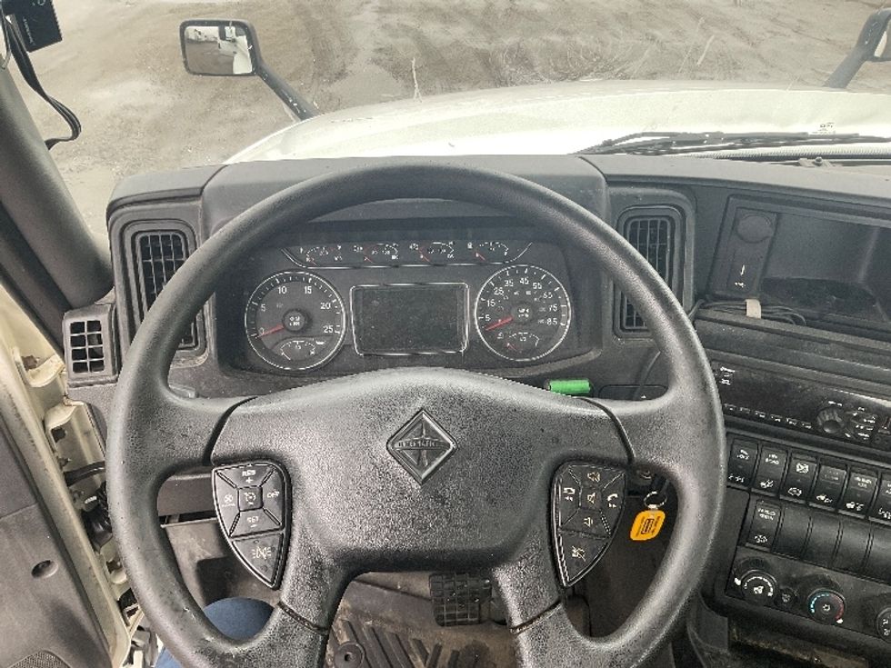 Day Cab Tractor-Heavy Duty Tractors-International-2019-LT625-Londonderry-NH-255,767\n\t\tmiles-$ 28,500 - Image 11