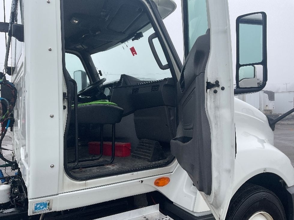 Day Cab Tractor-Heavy Duty Tractors-International-2019-LT625-Londonderry-NH-255,767\n\t\tmiles-$ 28,500 - Image 12