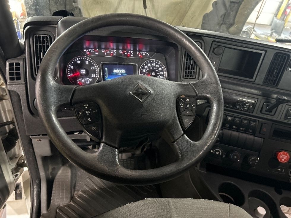 Day Cab Tractor-Heavy Duty Tractors-International-2019-LT625-Londonderry-NH-303,932\n\t\tmiles-$ 27,750 - Image 11