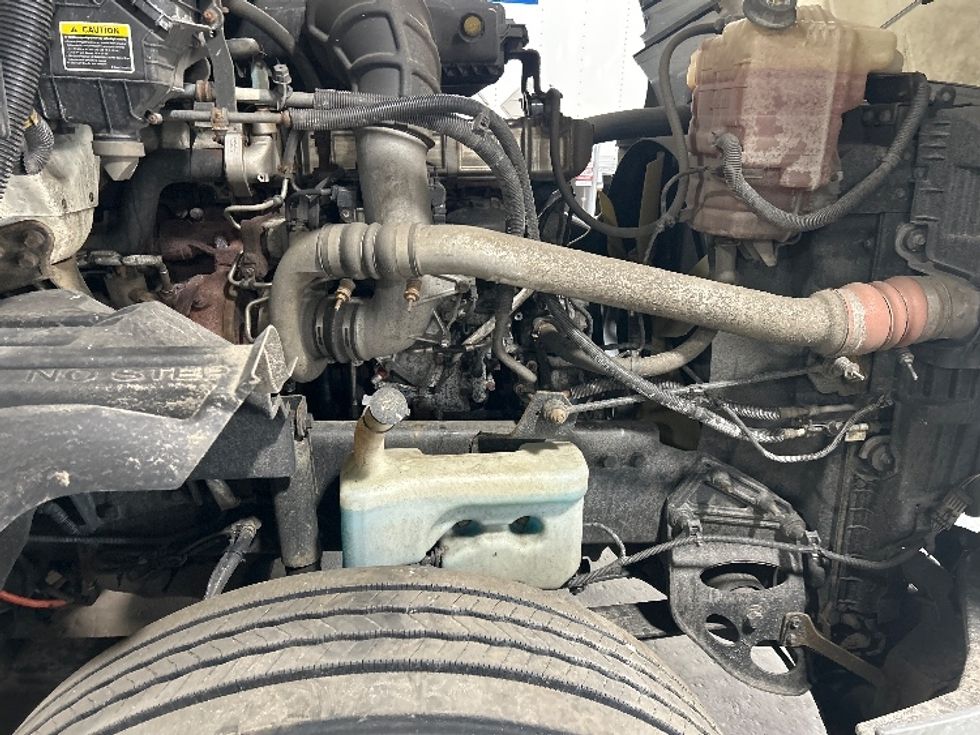 Day Cab Tractor-Heavy Duty Tractors-International-2019-LT625-Londonderry-NH-303,932\n\t\tmiles-$ 27,750 - Image 15