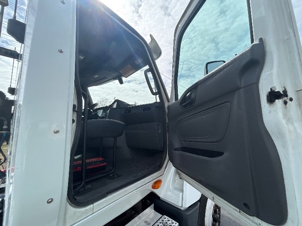 Day Cab Tractor-Heavy Duty Tractors-International-2019-LT625-Lowell-AR-327,194\n\t\tmiles-$ 28,250 - Image 11