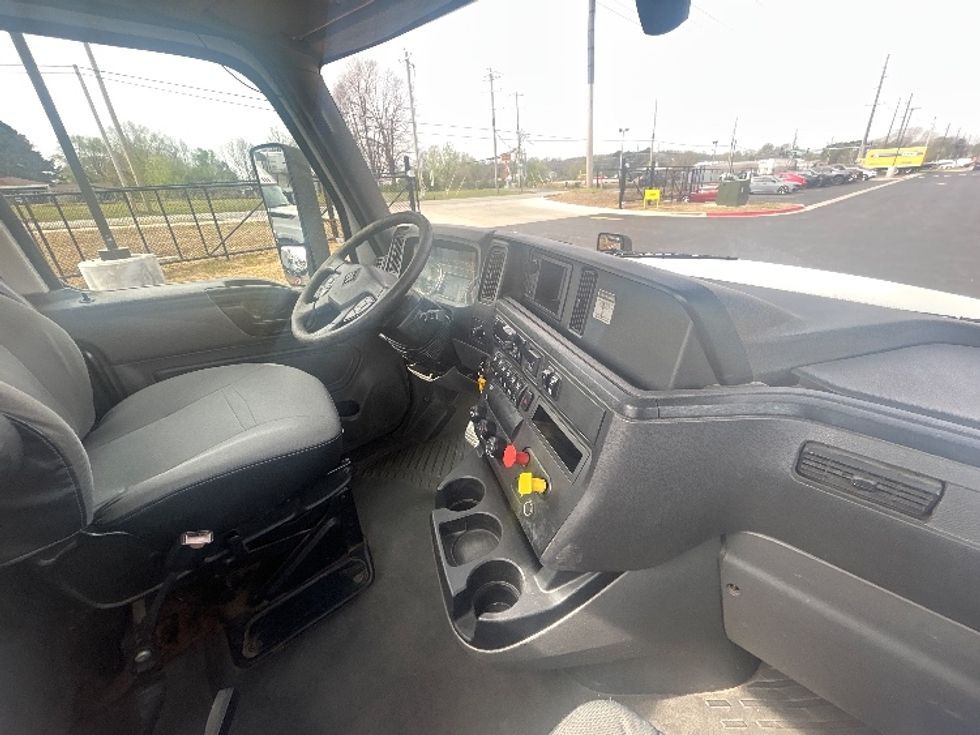 Day Cab Tractor-Heavy Duty Tractors-International-2019-LT625-Lowell-AR-327,194\n\t\tmiles-$ 28,250 - Image 13
