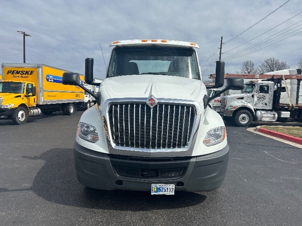 Day Cab Tractor-Heavy Duty Tractors-International-2019-LT625-Lowell-AR-327,194\n\t\tmiles-$ 28,250 - Image 2