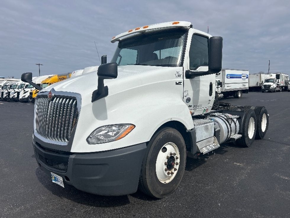 Day Cab Tractor-Heavy Duty Tractors-International-2019-LT625-Lowell-AR-327,194\n\t\tmiles-$ 28,250 - Image 3