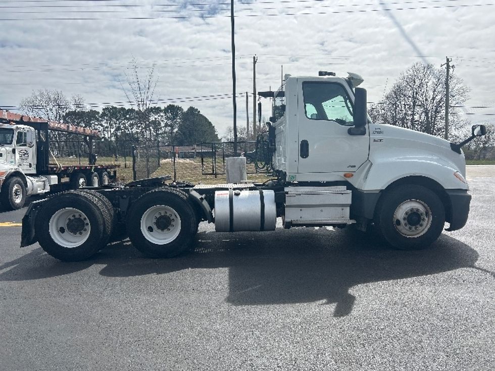 Day Cab Tractor-Heavy Duty Tractors-International-2019-LT625-Lowell-AR-327,194\n\t\tmiles-$ 28,250 - Image 7