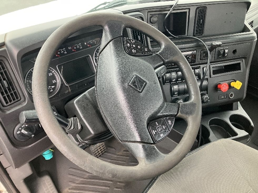 Day Cab Tractor-Heavy Duty Tractors-International-2019-LT625-Madison-AL-378,489\n\t\tmiles-$ 26,250 - Image 10