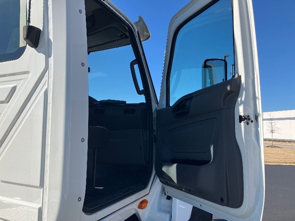 Day Cab Tractor-Heavy Duty Tractors-International-2019-LT625-Madison-AL-417,008\n\t\tmiles-$ 24,000 - Image 12