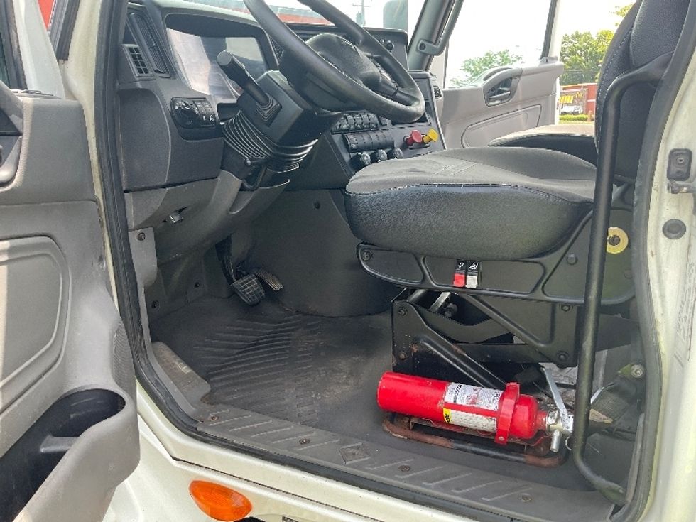 Day Cab Tractor-Heavy Duty Tractors-International-2019-LT625-Mansfield-OH-401,676\n\t\tmiles-$ 23,000 - Image 10