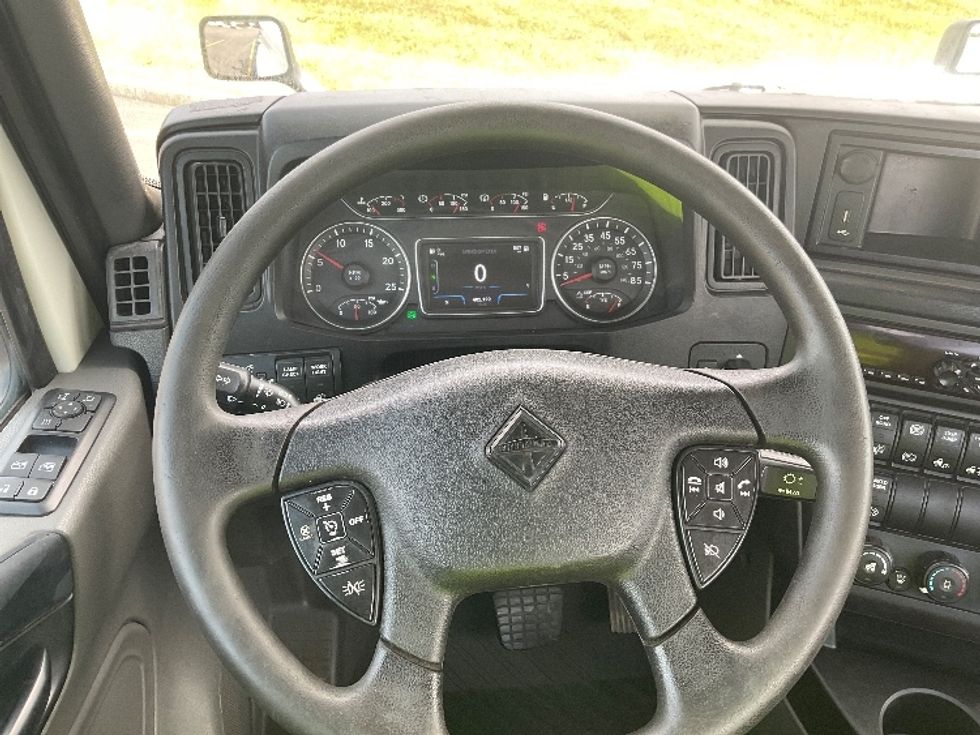 Day Cab Tractor-Heavy Duty Tractors-International-2019-LT625-Mansfield-OH-401,676\n\t\tmiles-$ 23,000 - Image 11