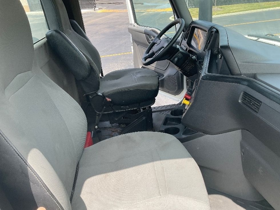 Day Cab Tractor-Heavy Duty Tractors-International-2019-LT625-Mansfield-OH-401,676\n\t\tmiles-$ 23,000 - Image 14