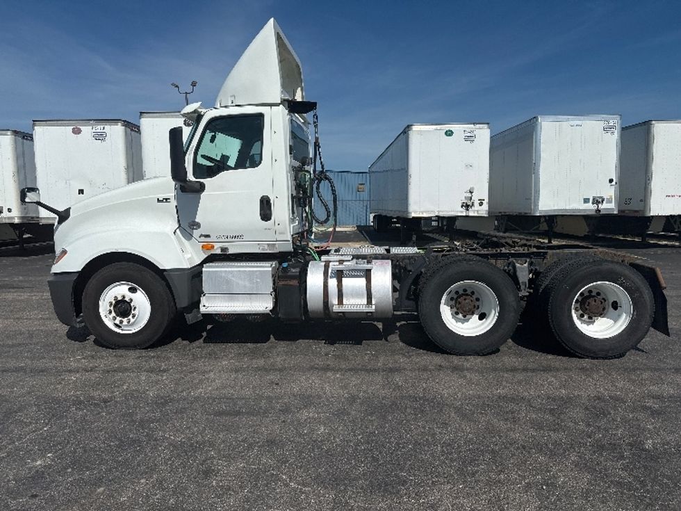 Day Cab Tractor-Heavy Duty Tractors-International-2019-LT625-Mansfield-OH-409,995\n\t\tmiles-$ 22,750 - Image 4