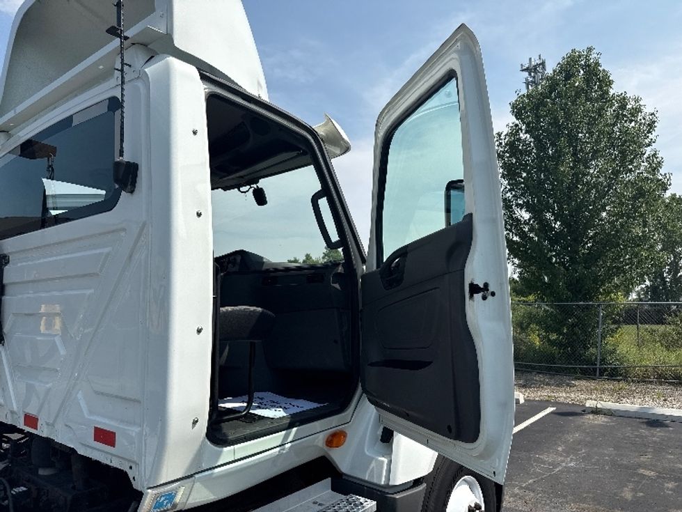 Day Cab Tractor-Heavy Duty Tractors-International-2019-LT625-Mansfield-OH-415,483\n\t\tmiles-$ 22,750 - Image 12
