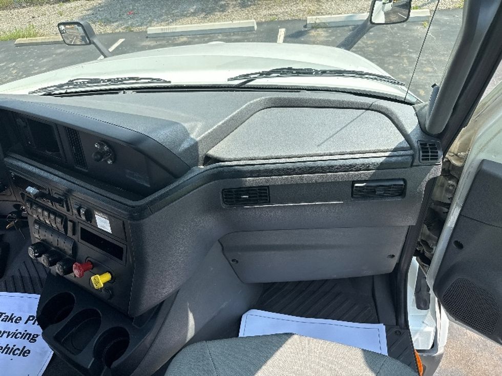 Day Cab Tractor-Heavy Duty Tractors-International-2019-LT625-Mansfield-OH-415,483\n\t\tmiles-$ 22,750 - Image 13