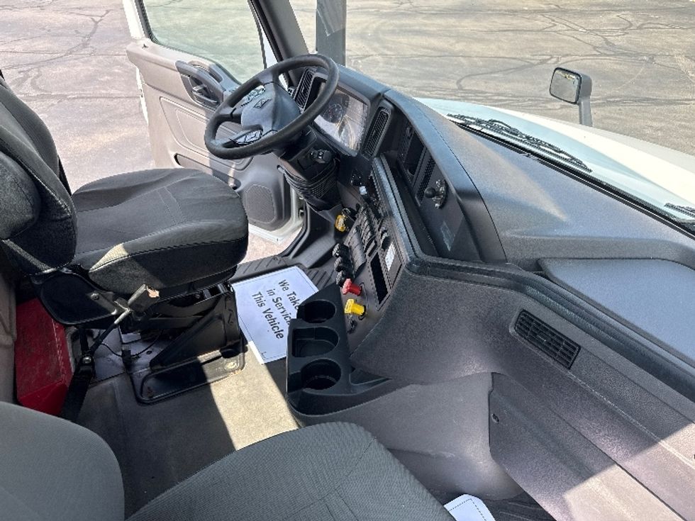 Day Cab Tractor-Heavy Duty Tractors-International-2019-LT625-Mansfield-OH-415,483\n\t\tmiles-$ 22,750 - Image 14