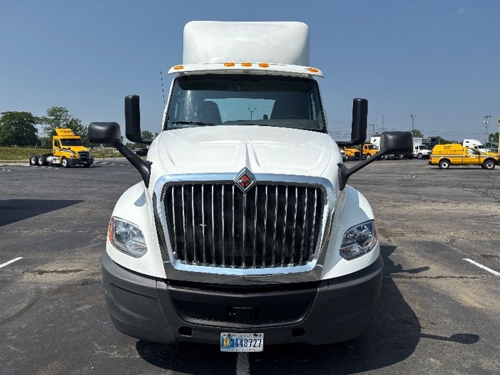 Day Cab Tractor-Heavy Duty Tractors-International-2019-LT625-Mansfield-OH-415,483\n\t\tmiles-$ 22,750 - Image 2