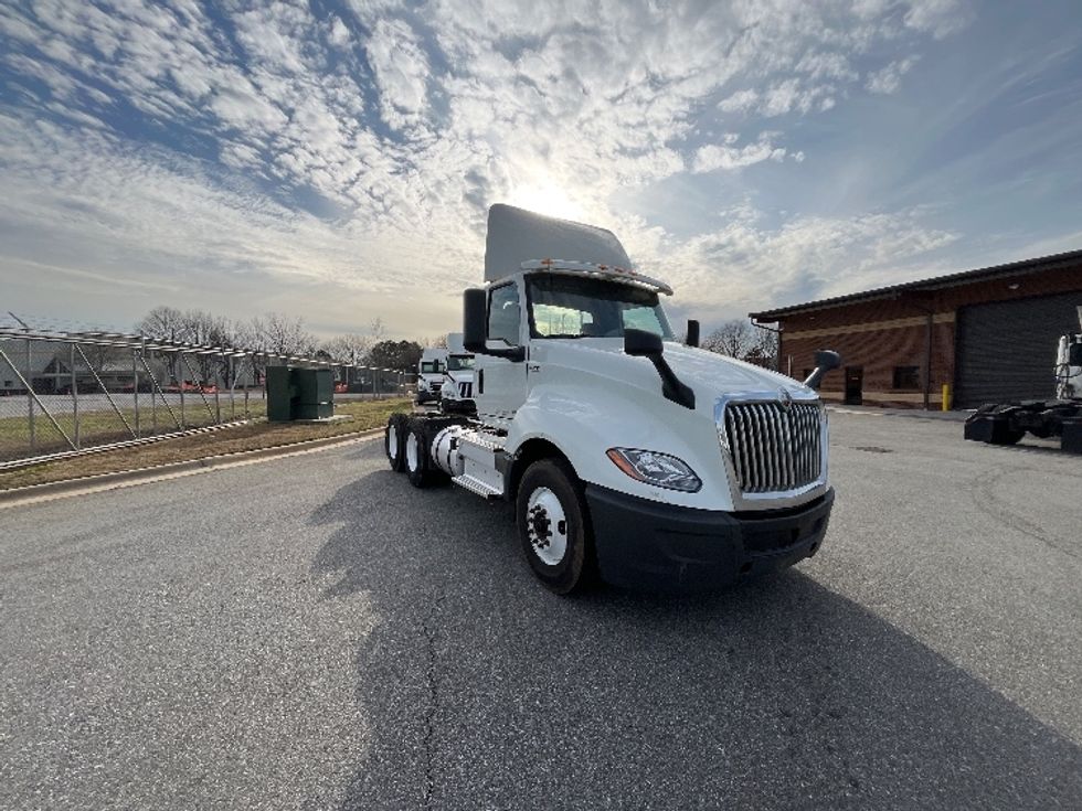 Day Cab Tractor-Heavy Duty Tractors-International-2019-LT625-Mcdonough-GA-382,922\n\t\tmiles-$ 25,250 - Image 1