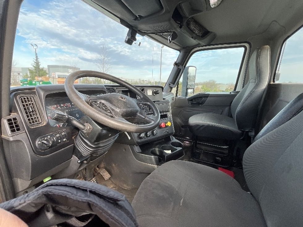 Day Cab Tractor-Heavy Duty Tractors-International-2019-LT625-Mcdonough-GA-382,922\n\t\tmiles-$ 25,250 - Image 10