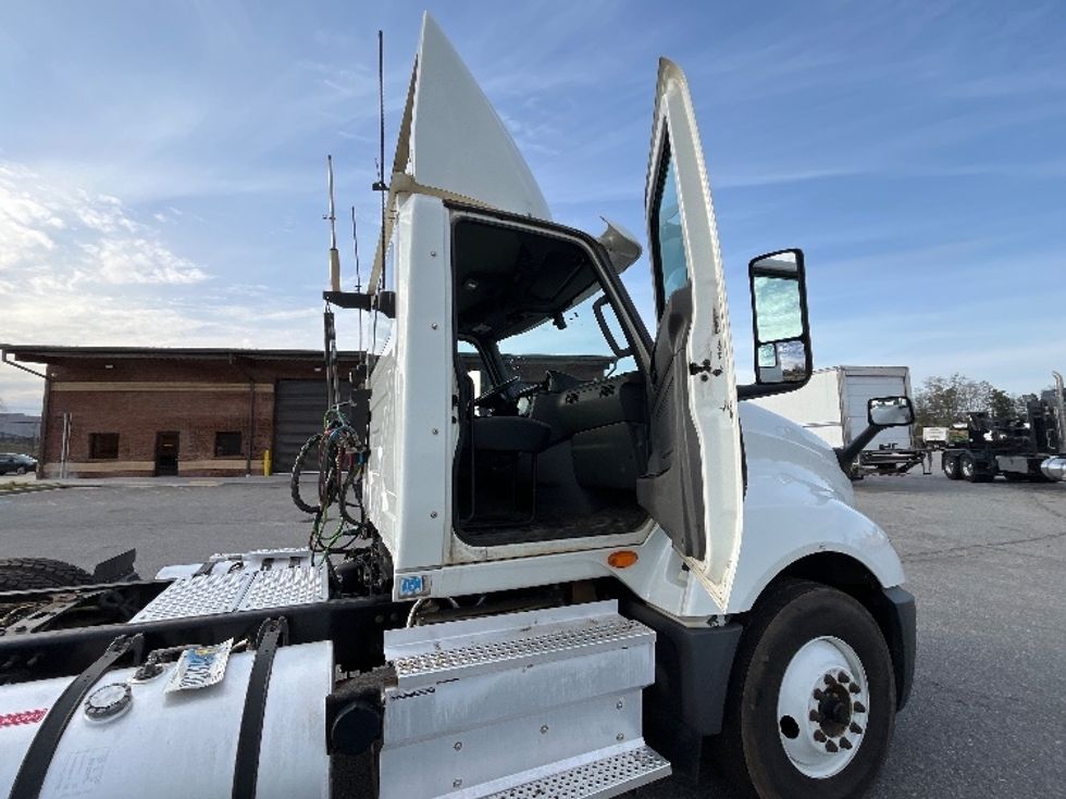 Day Cab Tractor-Heavy Duty Tractors-International-2019-LT625-Mcdonough-GA-382,922\n\t\tmiles-$ 25,250 - Image 12