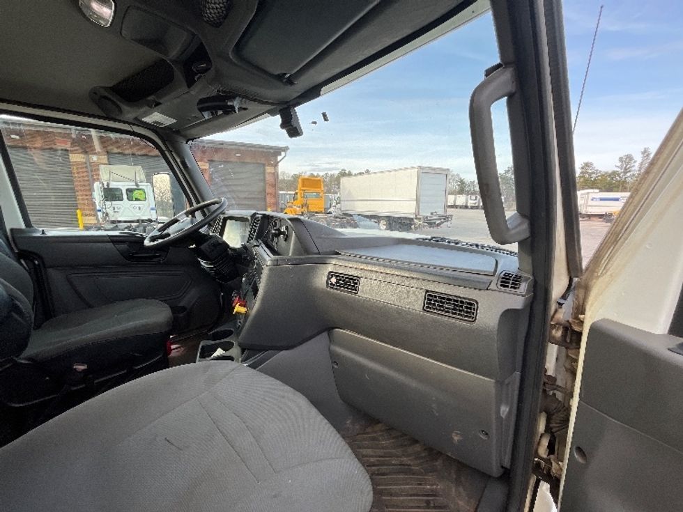 Day Cab Tractor-Heavy Duty Tractors-International-2019-LT625-Mcdonough-GA-382,922\n\t\tmiles-$ 25,250 - Image 13