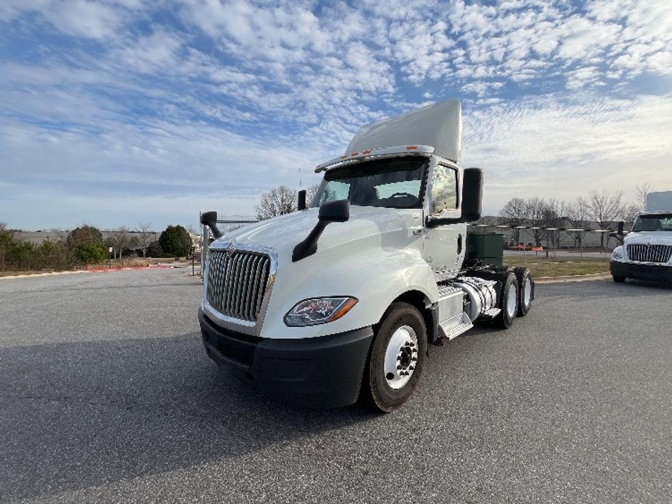 Day Cab Tractor-Heavy Duty Tractors-International-2019-LT625-Mcdonough-GA-382,922\n\t\tmiles-$ 25,250 - Image 3