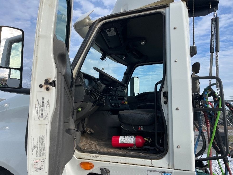 Day Cab Tractor-Heavy Duty Tractors-International-2019-LT625-Mcdonough-GA-382,922\n\t\tmiles-$ 25,250 - Image 9