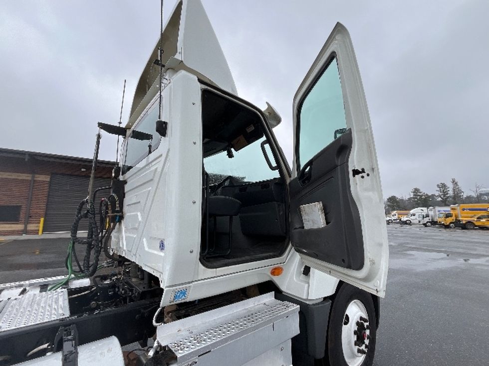 Day Cab Tractor-Heavy Duty Tractors-International-2019-LT625-Mcdonough-GA-457,401\n\t\tmiles-$ 21,500 - Image 12
