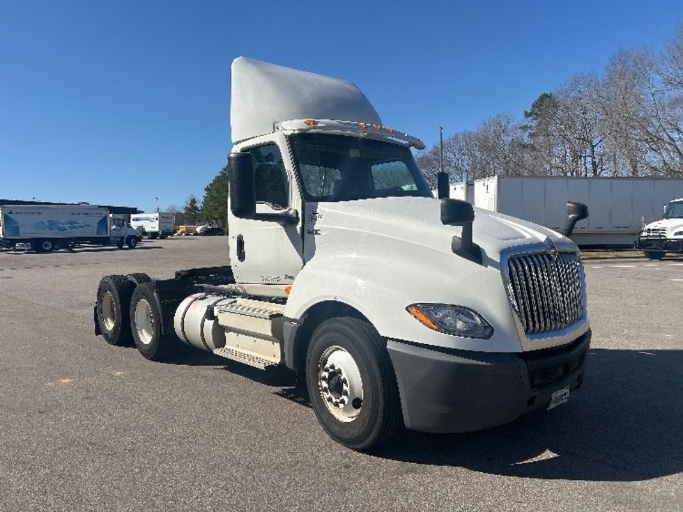 Day Cab Tractor-Heavy Duty Tractors-International-2019-LT625-Mebane-NC-248,685\n\t\tmiles-$ 33,000 - Image 1