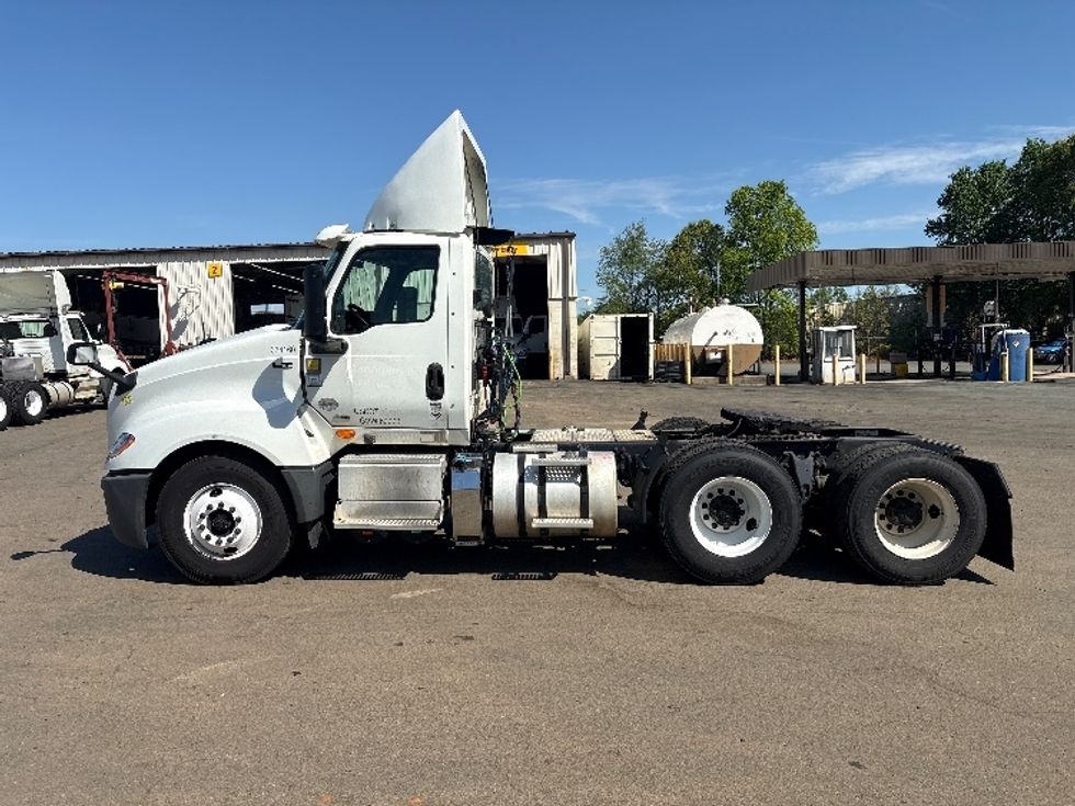Day Cab Tractor-Heavy Duty Tractors-International-2019-LT625-Mebane-NC-250,192\n\t\tmiles-$ 26,500 - Image 4