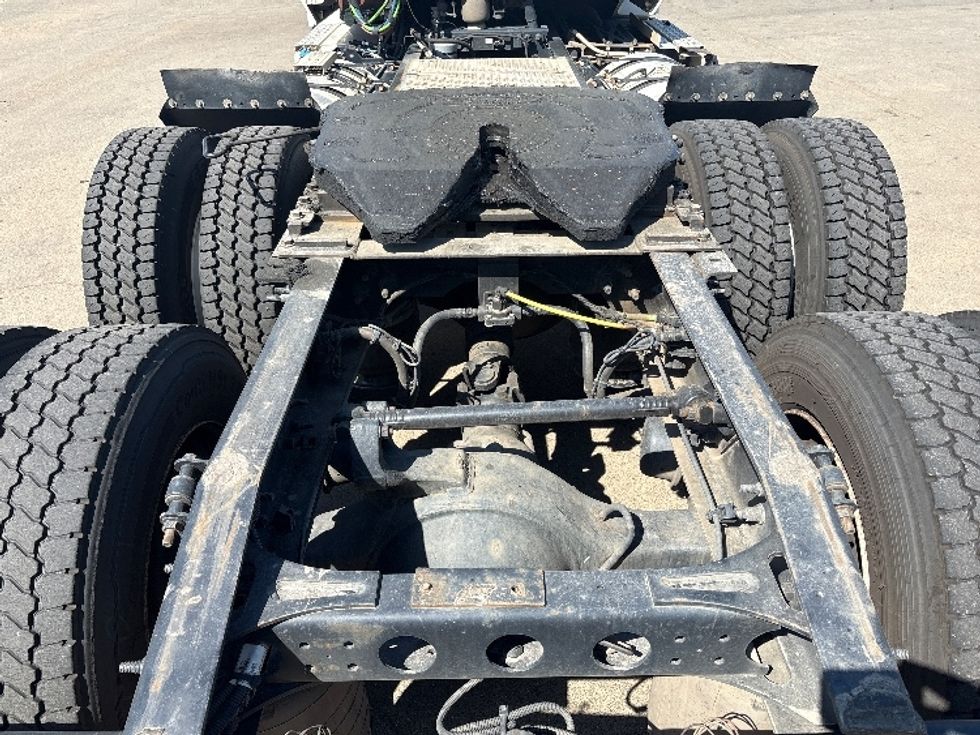 Day Cab Tractor-Heavy Duty Tractors-International-2019-LT625-Mebane-NC-250,192\n\t\tmiles-$ 26,500 - Image 6