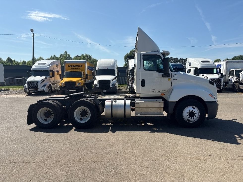 Day Cab Tractor-Heavy Duty Tractors-International-2019-LT625-Mebane-NC-250,192\n\t\tmiles-$ 26,500 - Image 8