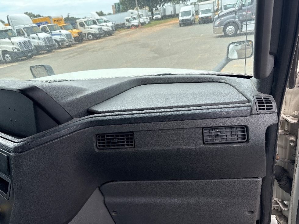 Day Cab Tractor-Heavy Duty Tractors-International-2019-LT625-Mebane-NC-294,179\n\t\tmiles-$ 30,250 - Image 12